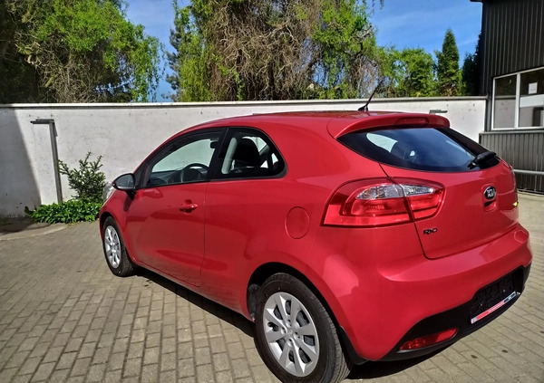 Kia Rio cena 29900 przebieg: 130000, rok produkcji 2015 z Skaryszew małe 232